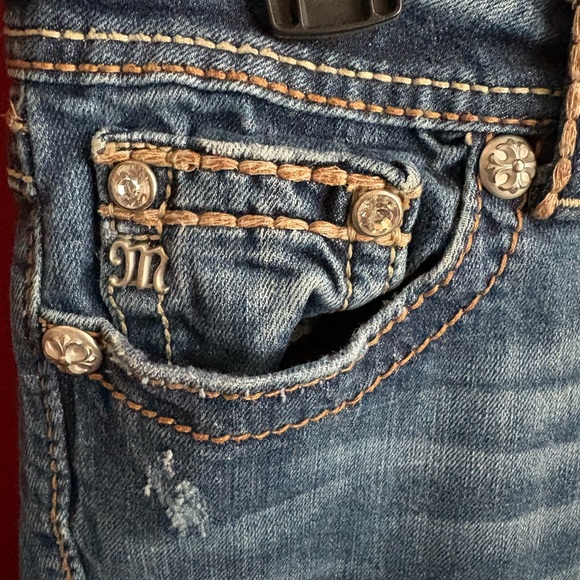 Miss Me Cut-off Jean Shorts - Picture 6 of 9